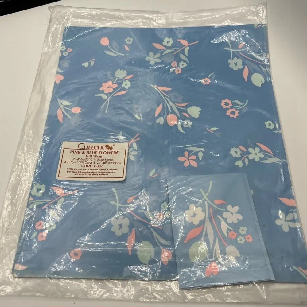 Vintage retro wrapping paper and matching card blue flower